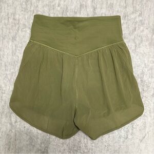 Lululemon Nulu and Mesh HR 3.5" Shorts